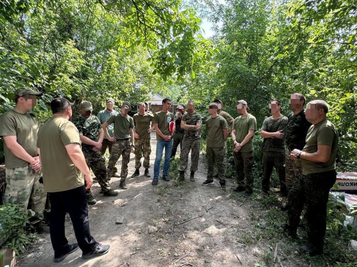 Глава Менделеевского района встретился с бойцами в зоне СВО