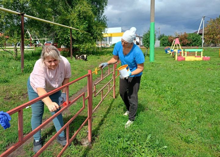 В сёлах района проводятся субботники