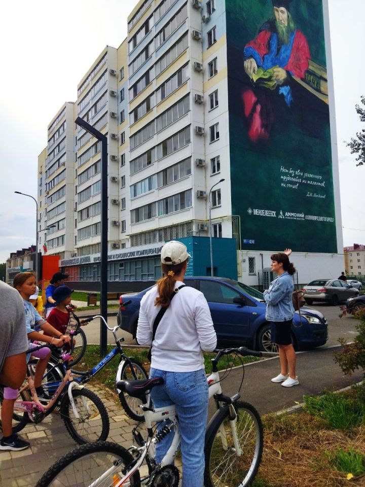 В Менделеевске провели занимательную велоэкскурсию, посвящённую Дню города