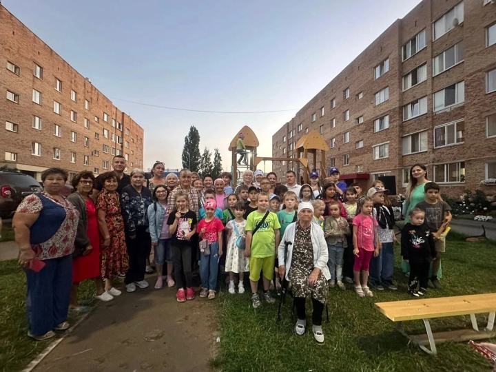 В Менделеевске прошел праздник двора