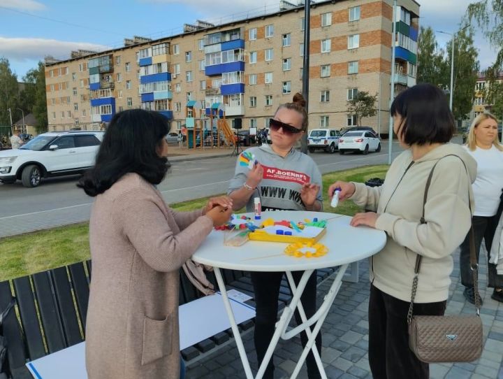 В Менделеевске состоялся увлекательный мастер-класс под названием «Солнышко в руках»