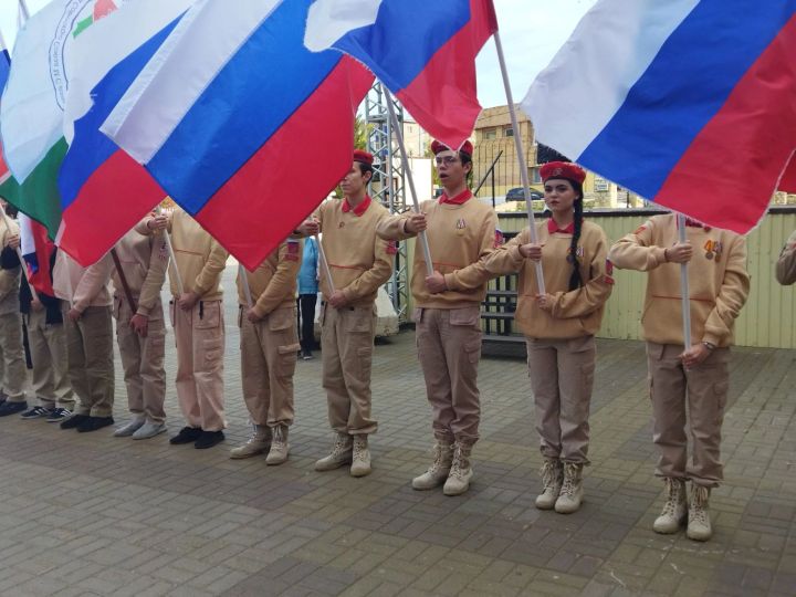 Очередную партию гуманитарной помощи на сумму 5 миллионов рублей отправили из Менделеевска в зону СВО