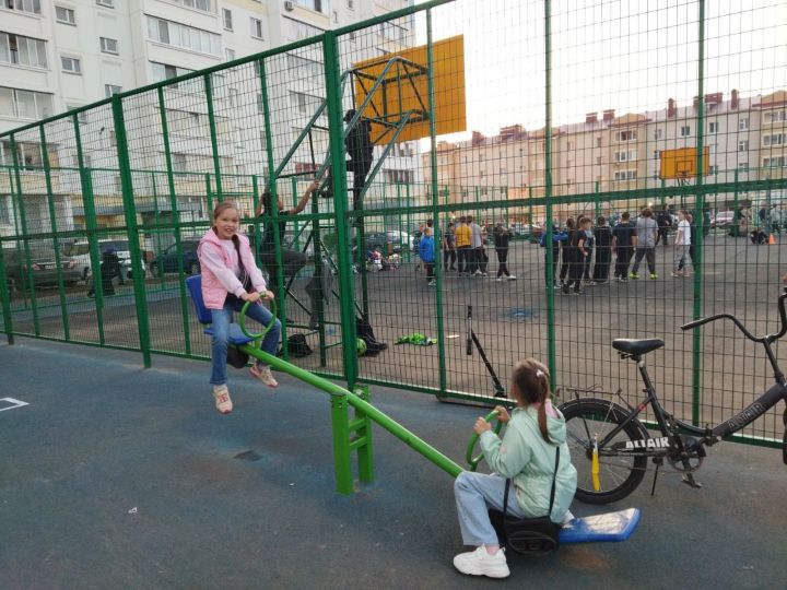 Во дворе дома 12 по улице Тукая Менделеевска организовали яркий праздник