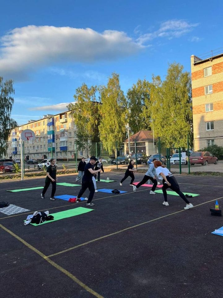 В Менделеевске для детей была проведена увлекательная йога