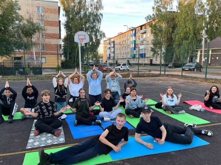 В Менделеевске для детей была проведена увлекательная йога